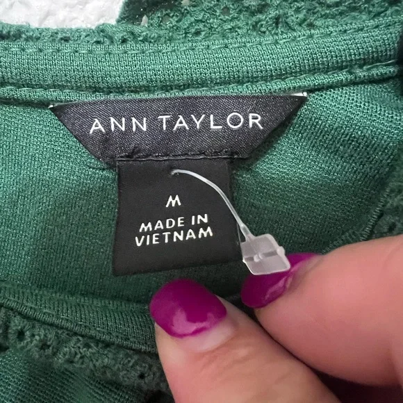 Ann Taylor Forest Green Ruffle Blouse medium - Picture 4 of 13